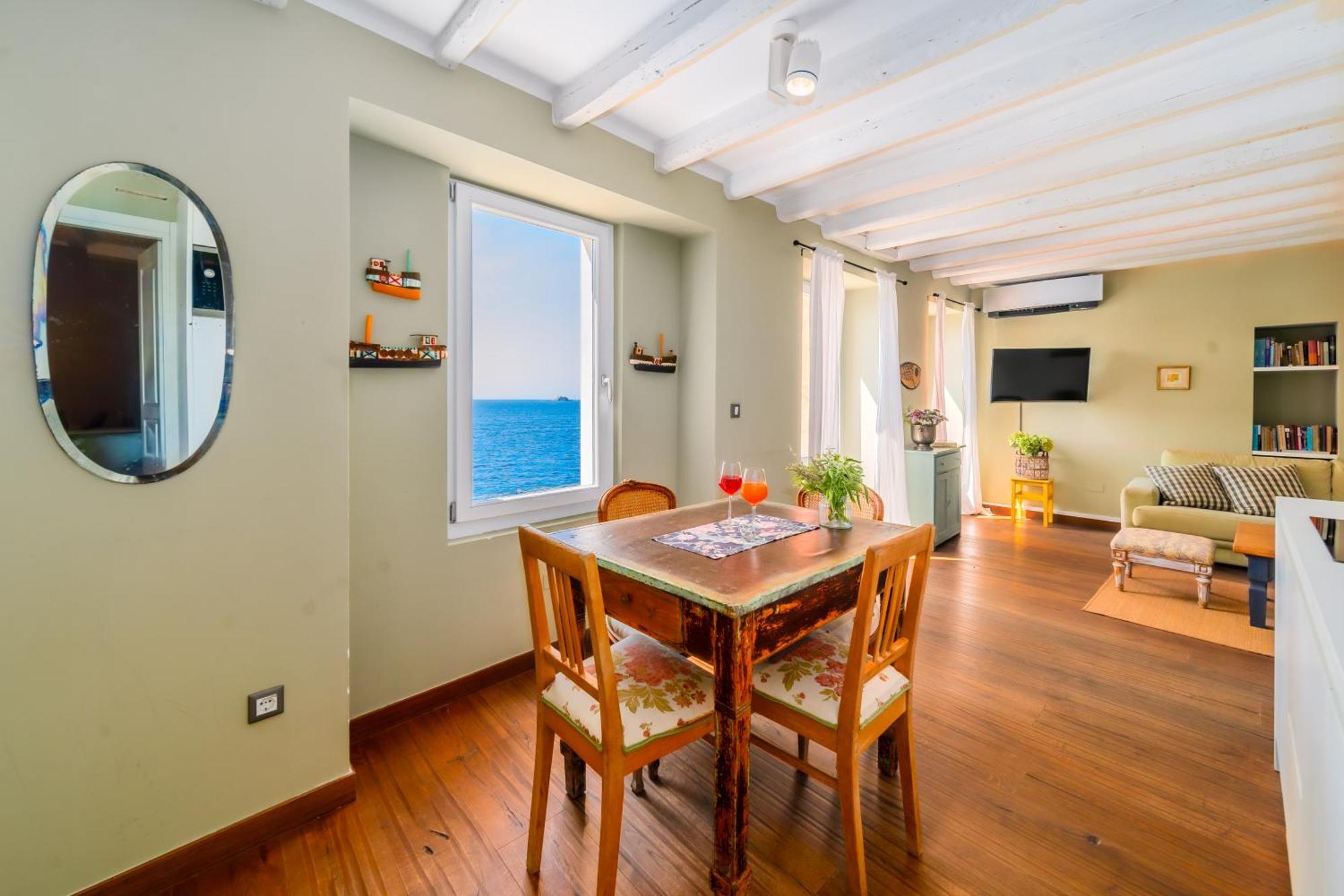 Apartment Mediterraneo Ровин Екстериор снимка