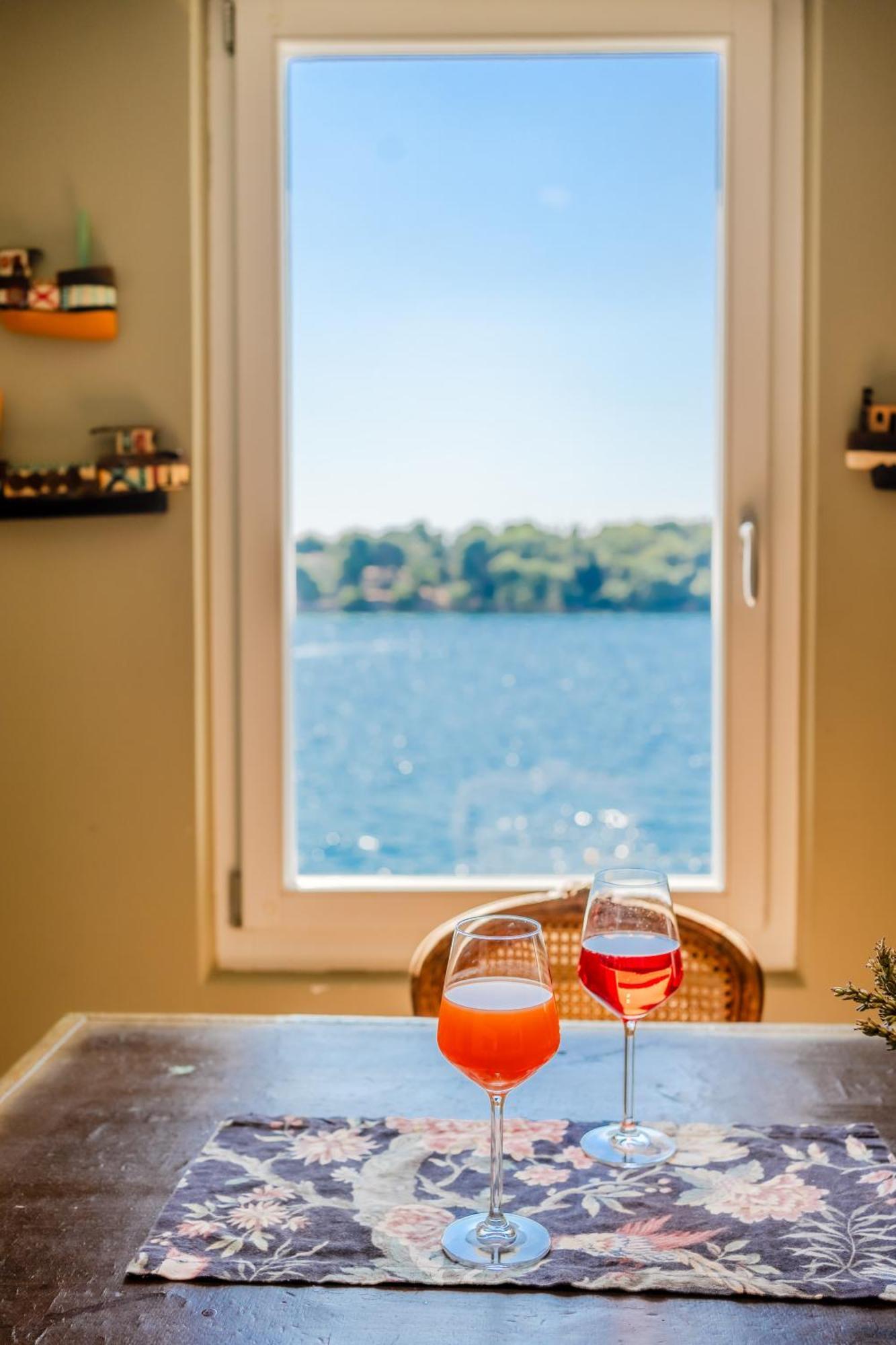 Apartment Mediterraneo Ровин Екстериор снимка