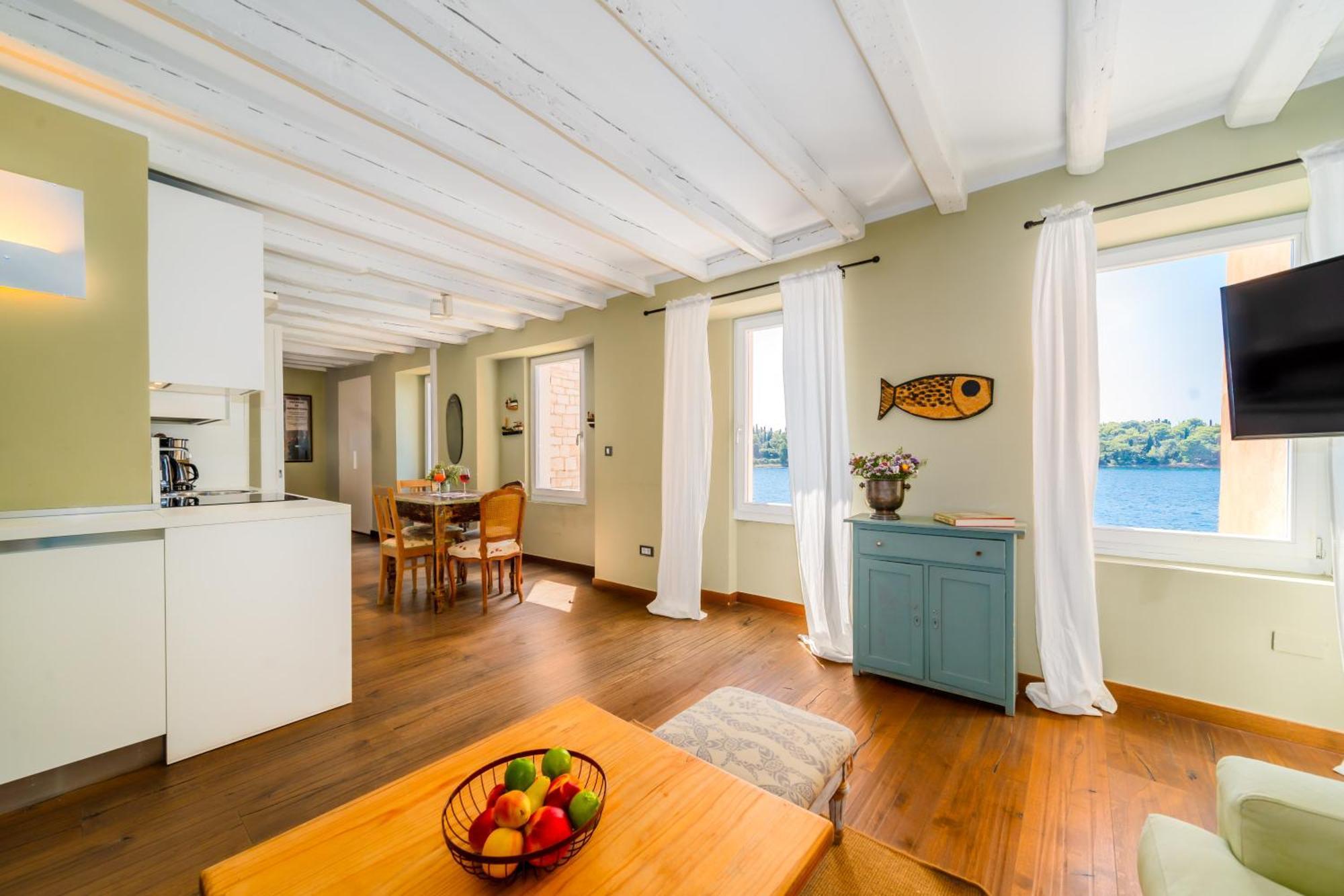 Apartment Mediterraneo Ровин Екстериор снимка