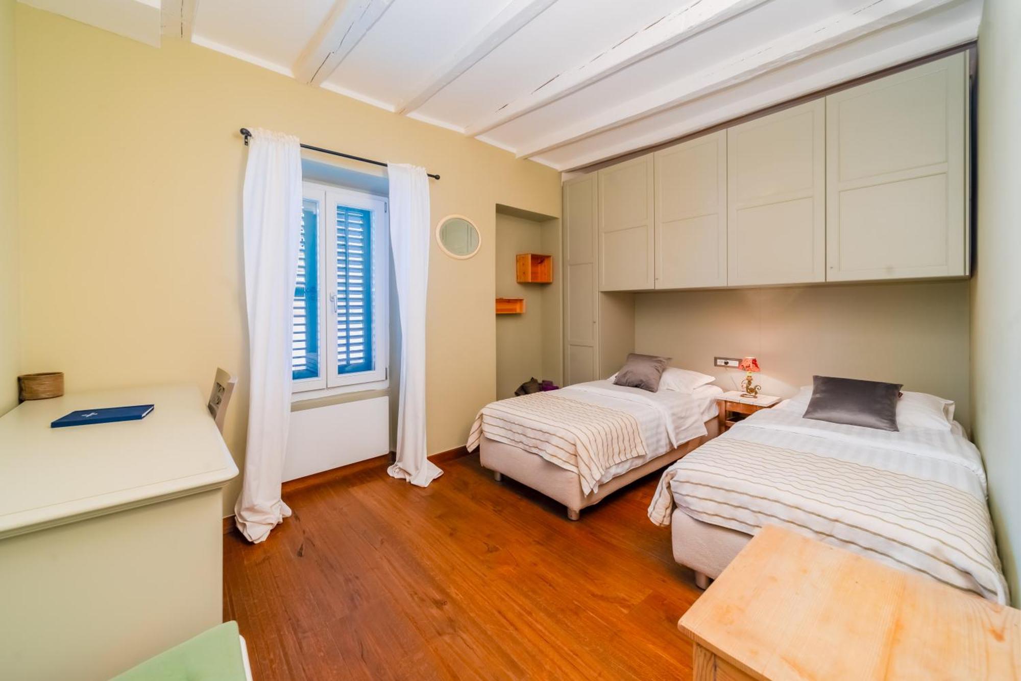 Apartment Mediterraneo Ровин Екстериор снимка