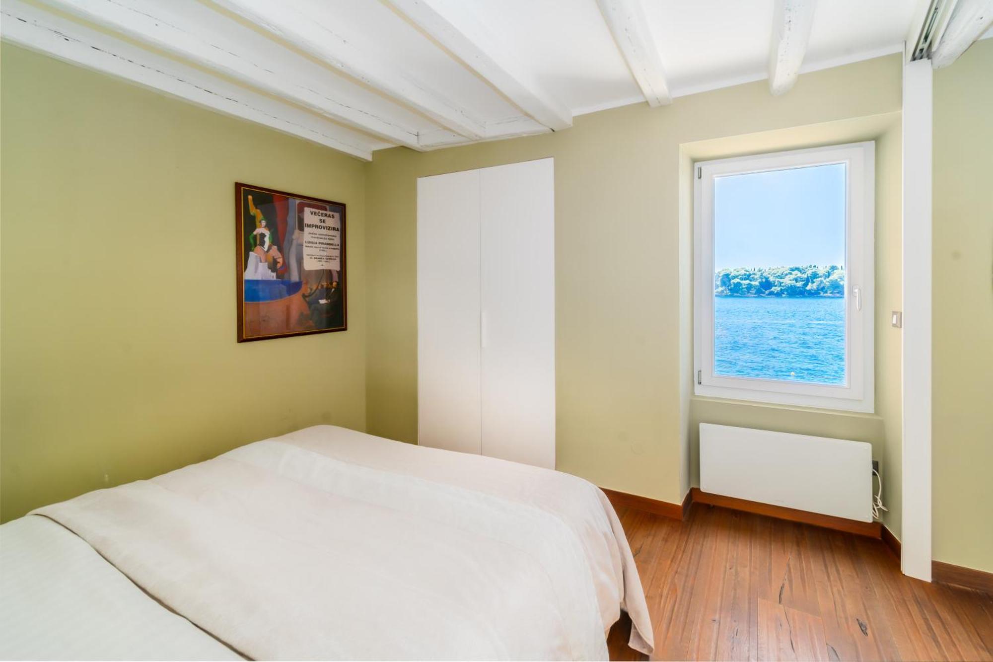 Apartment Mediterraneo Ровин Екстериор снимка
