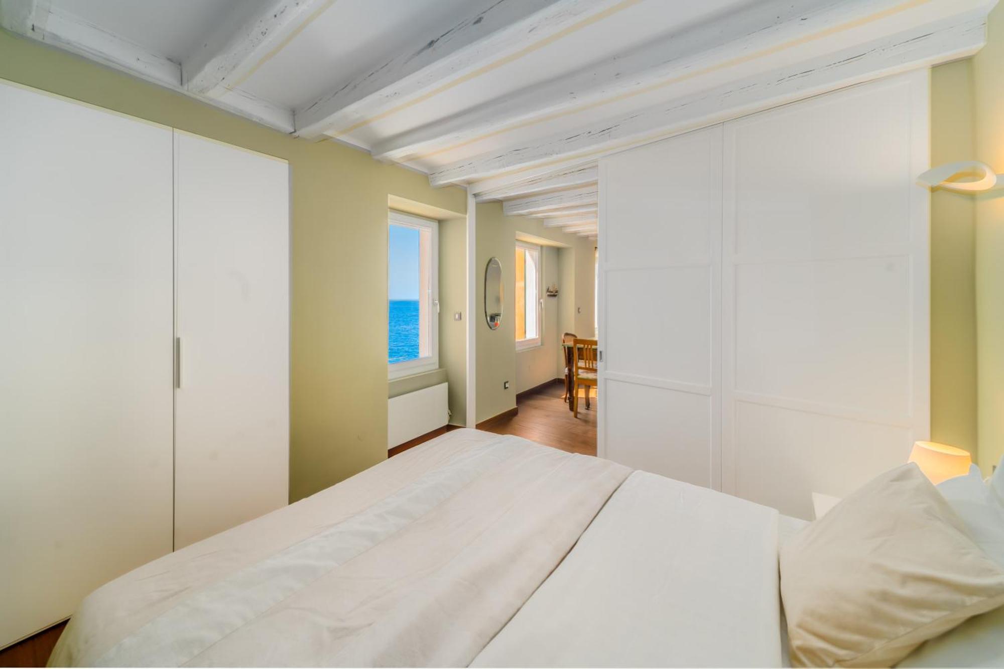 Apartment Mediterraneo Ровин Екстериор снимка